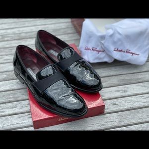 Men’s great condition tuxedo loafer blk patent